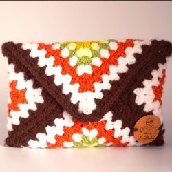 Pochette marron pour PC artisanale Pochette marron pour PC artisanale